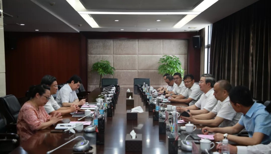 涂建平与中建三局调查团互换座谈