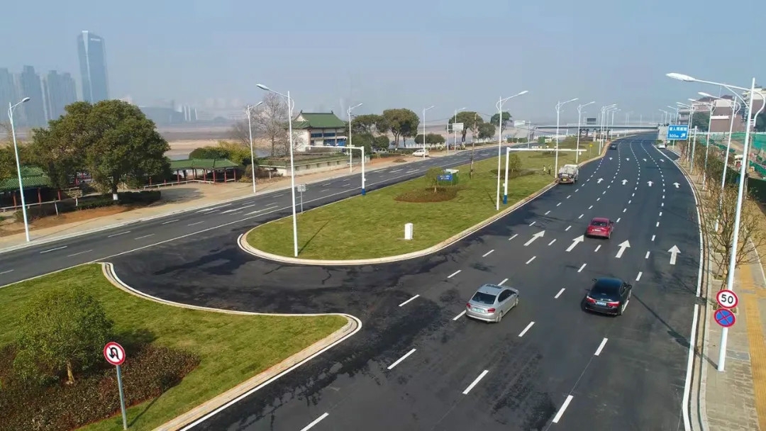 “不堵车了，通过功夫至少缩短了三分之二” 沿江中北大路提升刷新（一期）工程主线通车方便市民出行